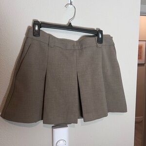 Wilfred Aritzia Pleated Taupe Skirt